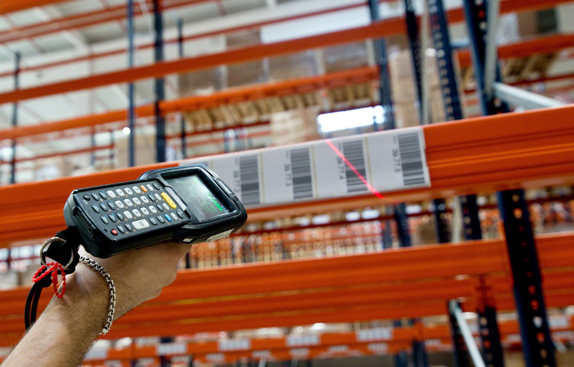 El control de inventario consiste en conocer qué productos se tienen en el depósito El control de inventario consiste en conocer qué productos se tienen en el depósito