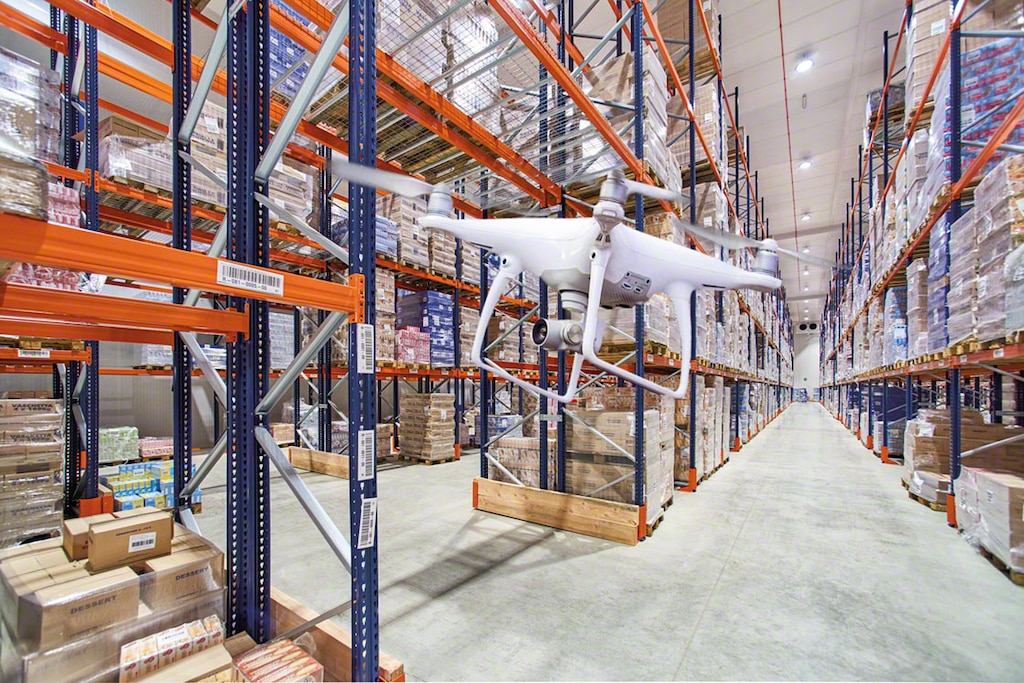 Los drones podrían llegar al depósito para ayudar a hacer el inventario con autonomía