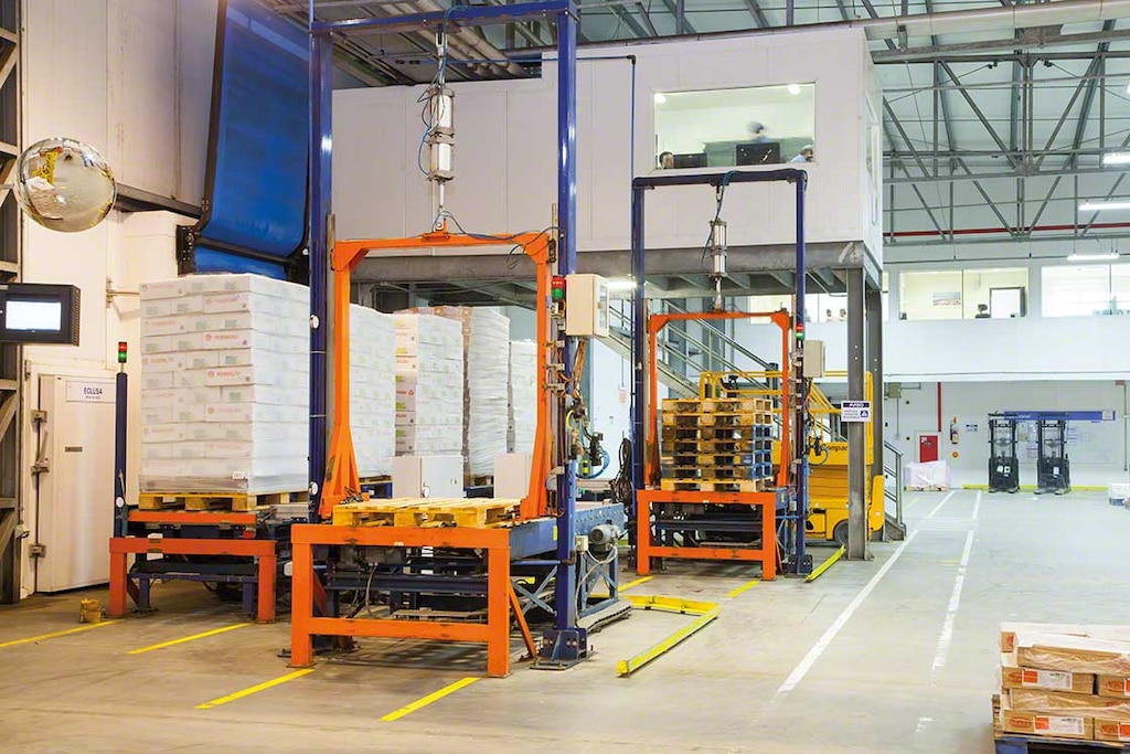 Los PIE ayudan a mantener inventarios permanentes al controlar la información ligada a cada pallet entrante Los PIE ayudan a mantener inventarios permanentes al controlar la información ligada a cada pallet entrante