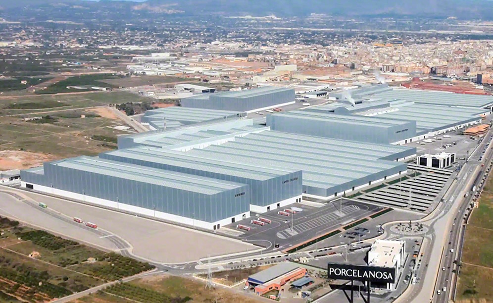 Porcelanosa, líder del sector cerámico, incorpora la última tecnología en sus cinco centros logísticos