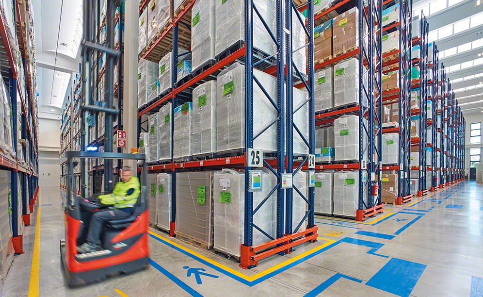 El depósito de productos farmacéuticos y médicos de Chiggiato Trasporti El depósito de productos farmacéuticos y médicos de Chiggiato Trasporti