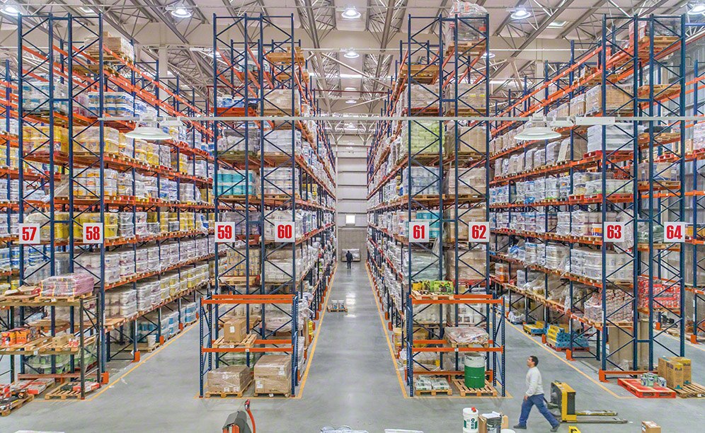 Los racks selectivos instalados miden 11,5 m de altura
