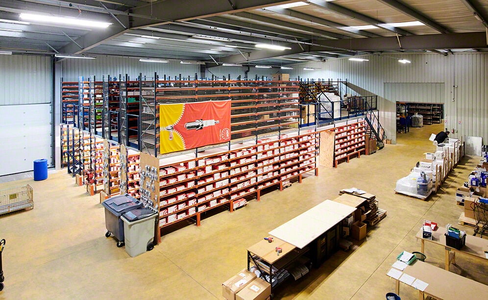El depósito de Eagle Spare Parts, proveedor de piezas de recambio El depósito de Eagle Spare Parts, proveedor de piezas de recambio
