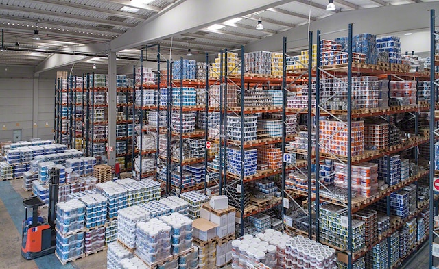 El depósito de pinturas decorativos de Pinturas Isaval en España