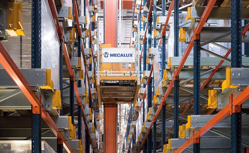 Alta productividad en el depósito robotizado de Clairefontaine en Francia Alta productividad en el depósito robotizado de Clairefontaine en Francia