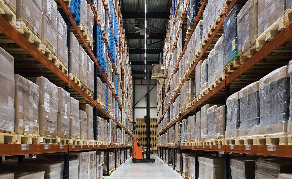 Depósito para el operador logístico Van Rooijen ubicado en Bélgica Depósito para el operador logístico Van Rooijen ubicado en Bélgica