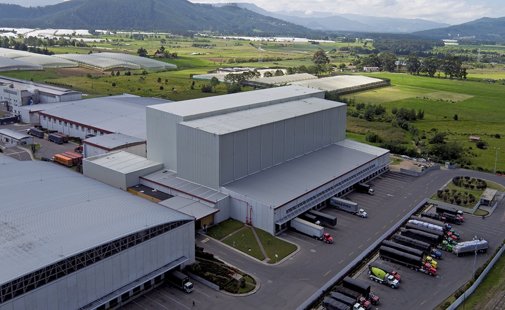 Grupo Familia cuenta con un depósito automático autoportante de 35 m de altura capaz de gestionar cerca de 17.000 pallets