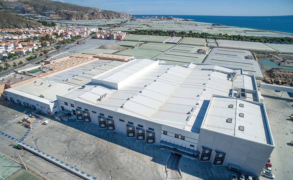Dos nuevos depósitos para la cooperativa Granada La Palma Dos nuevos depósitos para la cooperativa Granada La Palma
