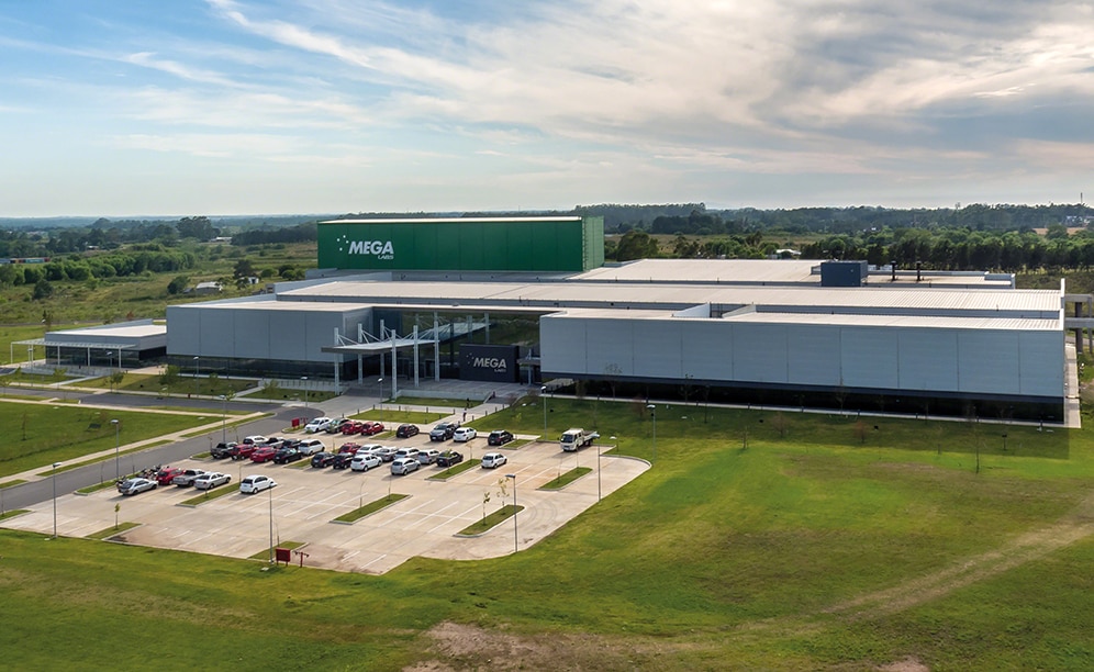 Mecalux ha construido para Mega Pharma un nuevo depósito automático autoportante en Uruguay con una capacidad que supera los 6.900 pallets