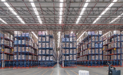 Unilever en Brasil utiliza racks selectivos para almacenar más de 83.500 pallets Unilever en Brasil utiliza racks selectivos para almacenar más de 83.500 pallets
