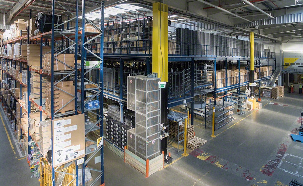 3LP S.A. posee un enorme centro logístico con capacidad para 35.000 pallets y en el que Mecalux ha suministrado racks selectivos, racks dinámicos, un entresuelo y un bloque de picking con tres niveles de pasarelas