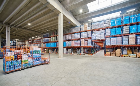 El distribuidor de supermercados Simply amplía su centro de distribución con racks selectivos