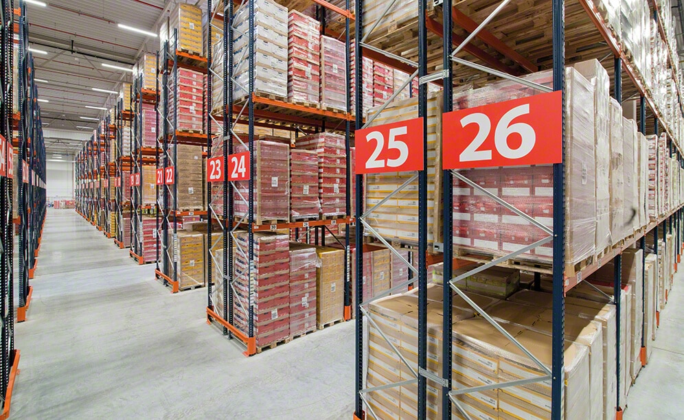 El productor y distribuidor de aperitivos Lorenz Snack- World consigue una capacidad para 6.560 pallets con racks selectivos