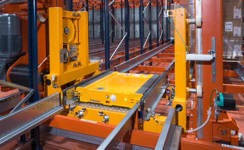 Mecalux proyectó e instaló un almacén compacto con el sistema Pallet Shuttle automático con transelevadores