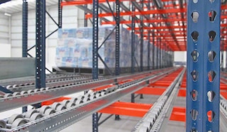 Racks dinámicos de Mecalux en los depósitos de MIYM en México