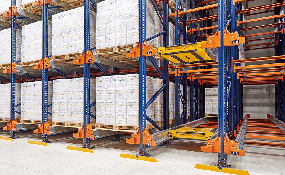 El fabricante de mantequillas aumenta su eficiencia con el sistema compacto de Pallet Shuttle El fabricante de mantequillas aumenta su eficiencia con el sistema compacto de Pallet Shuttle