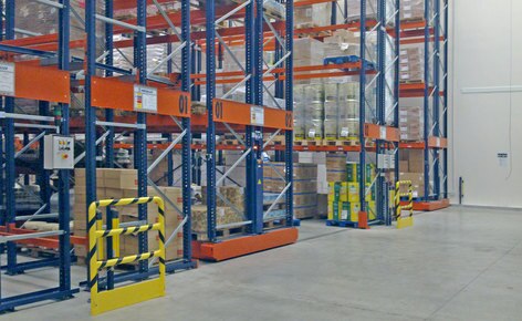 Duplicar la capacidad de almacenamiento y reducir los costos con racks móviles Movirack Duplicar la capacidad de almacenamiento y reducir los costos con racks móviles Movirack