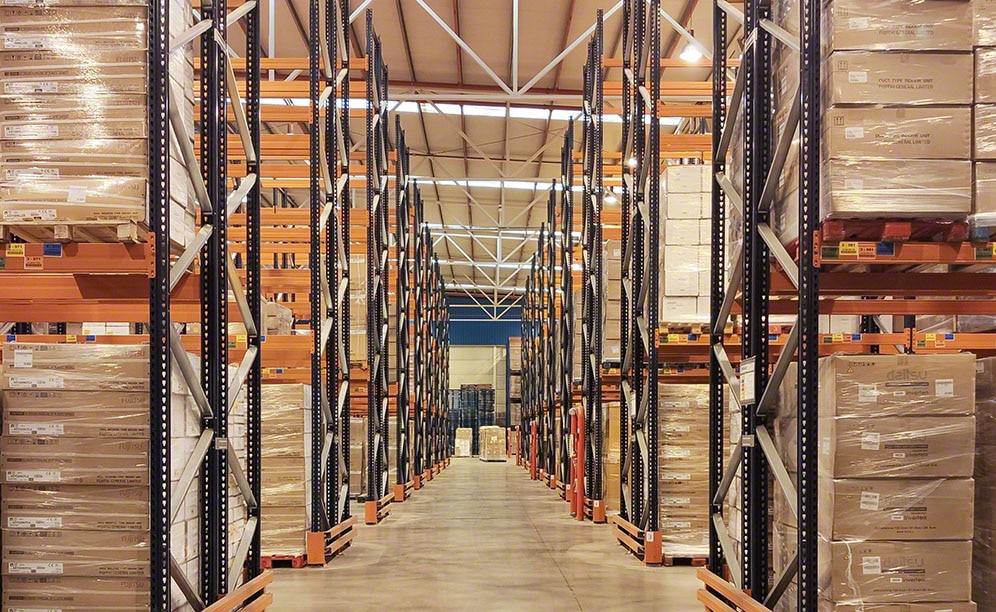 Racks selectivos y Pallet Shuttle semiautomático en el depósito de Eurofred