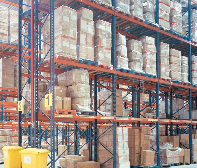Depósito logístico de distribución de productos alimentarios.