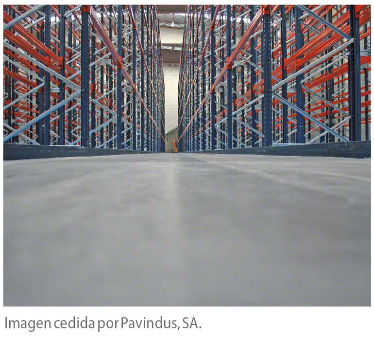 La nivelación del suelo es consubstancial con la instalación de la estantería.