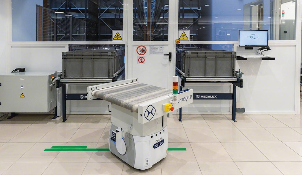 Los robots AGV pueden automatizar la extracción de stock de las estanterías o la distribución de producto para el kitting