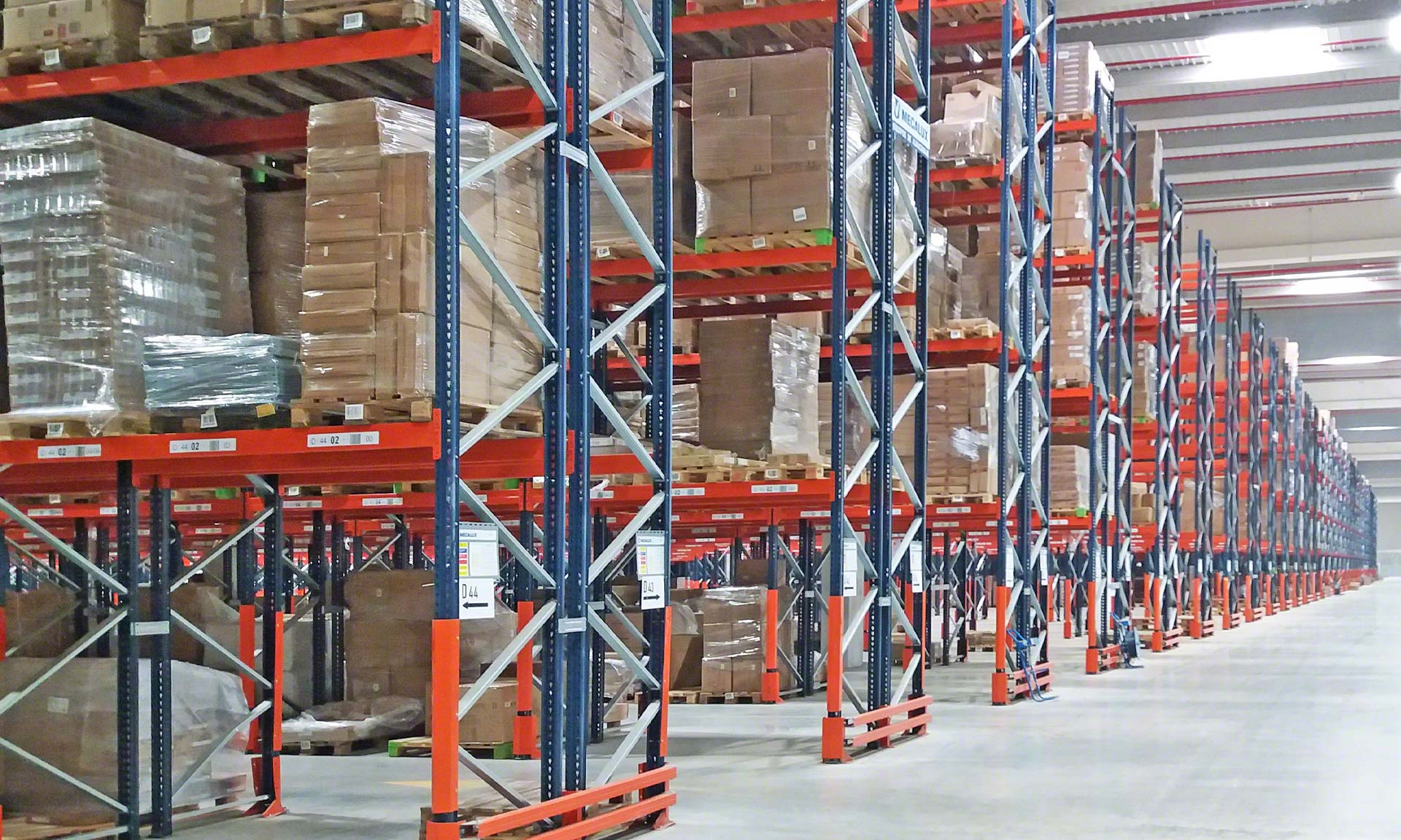 JYSK: estrategia omnicanal para triplicar la capacidad y almacenar más de 50.000 pallets JYSK: estrategia omnicanal para triplicar la capacidad y almacenar más de 50.000 pallets