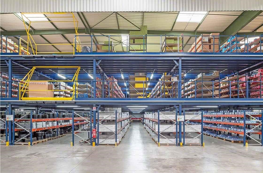 Panorama de las tres plantas de almacenamiento de PAVI-Groupauto