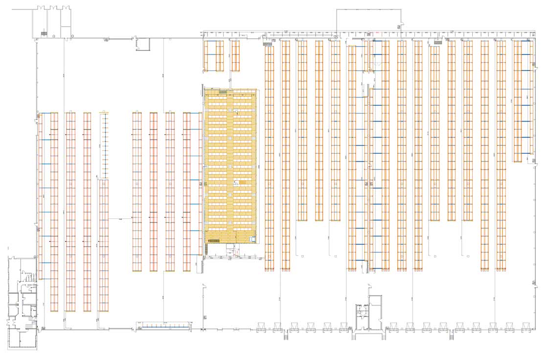 ‘Layout’ de un depósito sectorizado con zona de almacenamiento, picking y racks metálicos