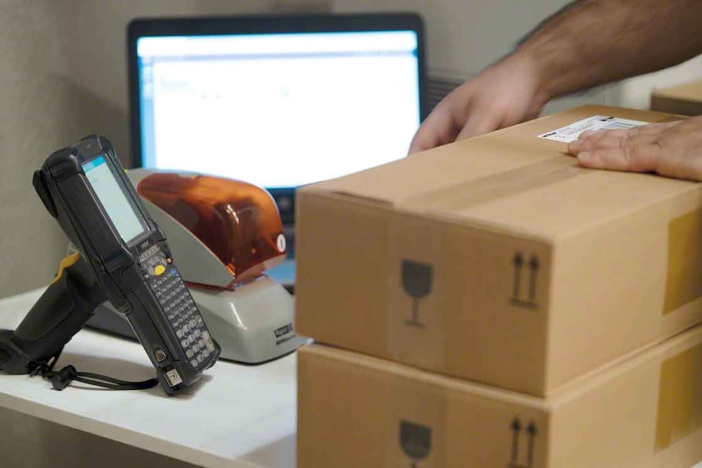 La automatización de procesos con un SGA estandariza las tareas y es una buena estrategia en el contexto de ‘Lean logistics’ La automatización de procesos con un SGA estandariza las tareas y es una buena estrategia en el contexto de ‘Lean logistics’