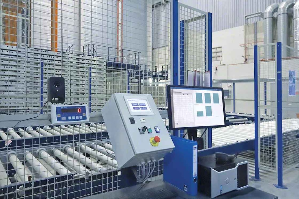 El sistema de control de los sistemas automáticos recibe actualizaciones periódicas al igual que el SGA El sistema de control de los sistemas automáticos recibe actualizaciones periódicas al igual que el SGA