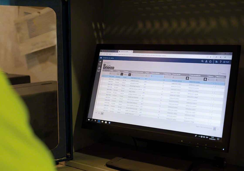 La instalación de nuevas versiones del sistema de gestión del depósito forman parte del mantenimiento de actualización La instalación de nuevas versiones del sistema de gestión del depósito forman parte del mantenimiento de actualización