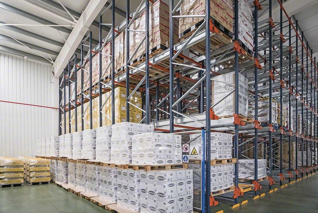Estanterías compactas y Pallet Shuttle fue la solución para el depósito de Aceites Toledo Estanterías compactas y Pallet Shuttle fue la solución para el depósito de Aceites Toledo