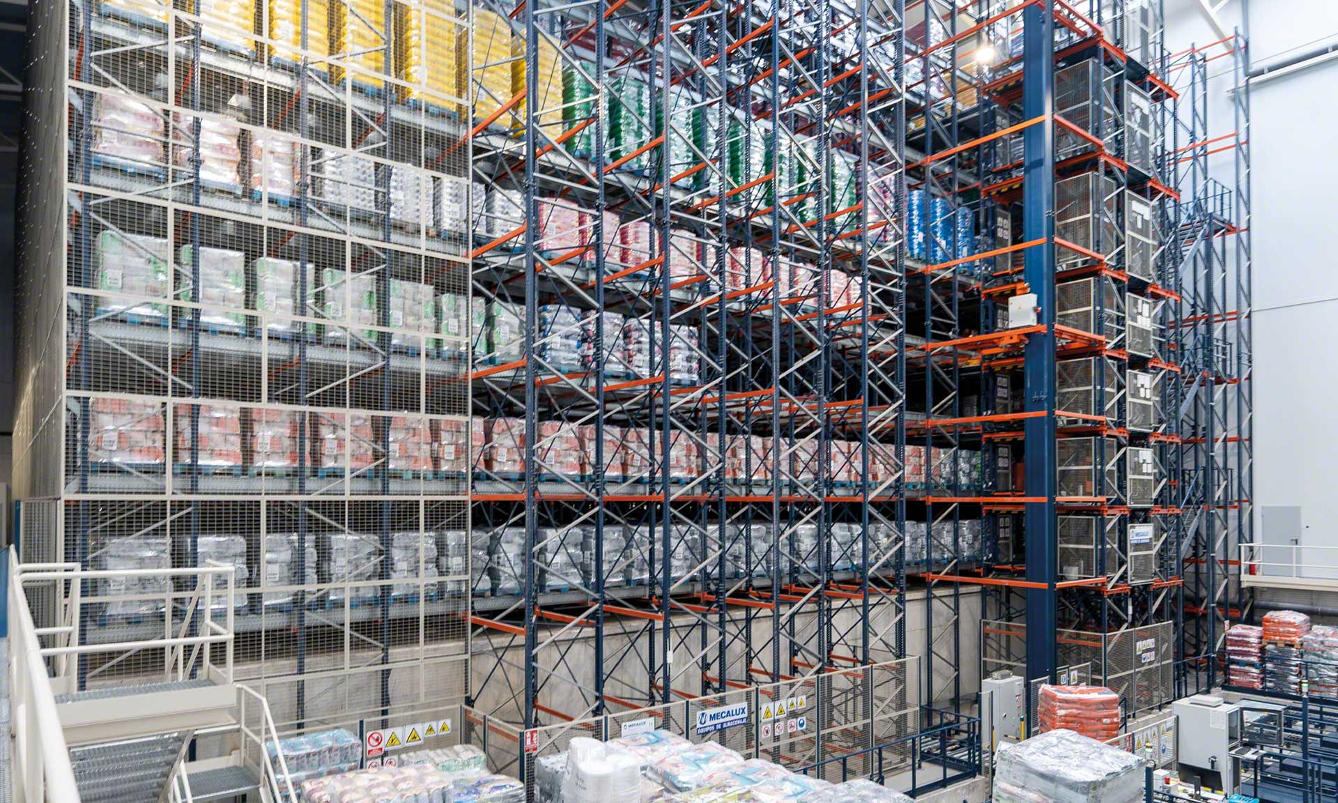 Alinatur Petfood robotiza su depósito de piensos con el Pallet Shuttle automático Alinatur Petfood robotiza su depósito de piensos con el Pallet Shuttle automático