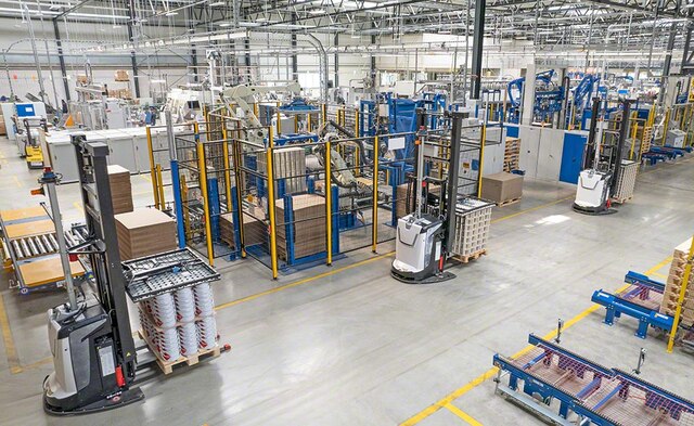 Depósito automático de materias primas de Blechwarenfabrik en Limburg (Alemania)