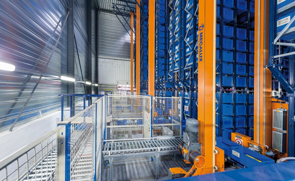 Mecalux instala en Lyon un depósito miniload para un distribuidor de piezas de recambio para automóviles, con capacidad para 15.872 cajas
