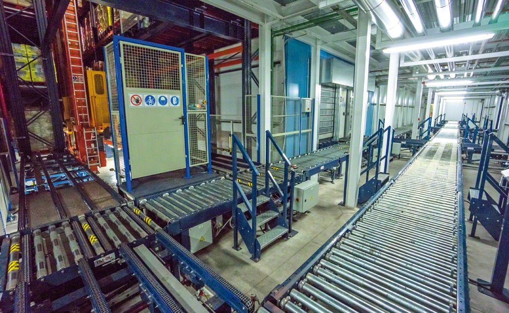 Un depósito automático autoportante integrado a la fábrica de elaboración, envasado y procesado más avanzada y sostenible de Europa