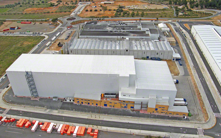 Depósito central dedicado a la producción y distribución de masas congeladas para el sector de la alimentación