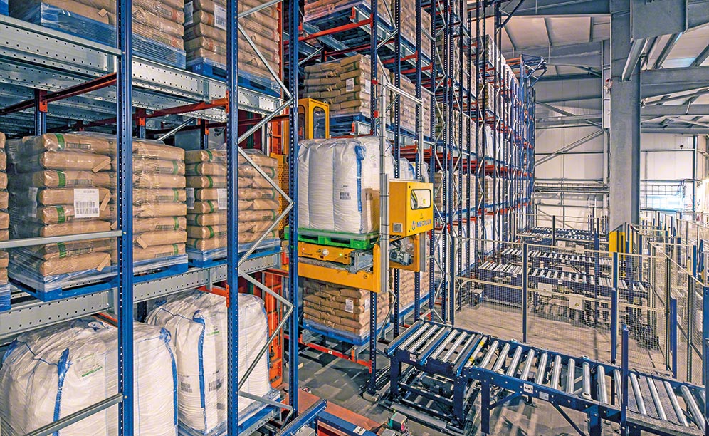 British Sugar ha robotizado el almacenamiento de mercadería con transelevadores automáticos para pallets