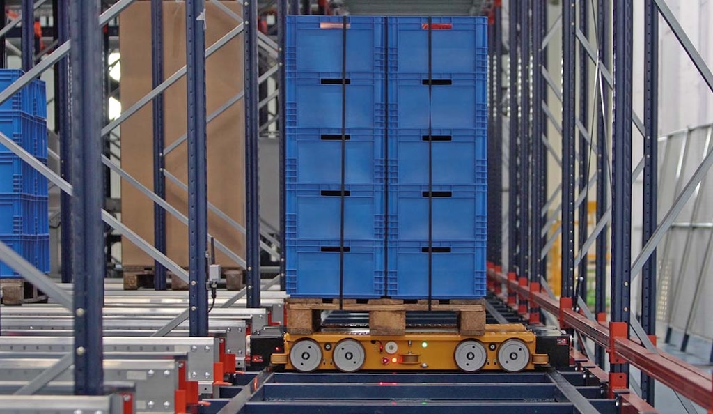 El APS 3D de Mecalux automatiza por completo la gestión de los pallets