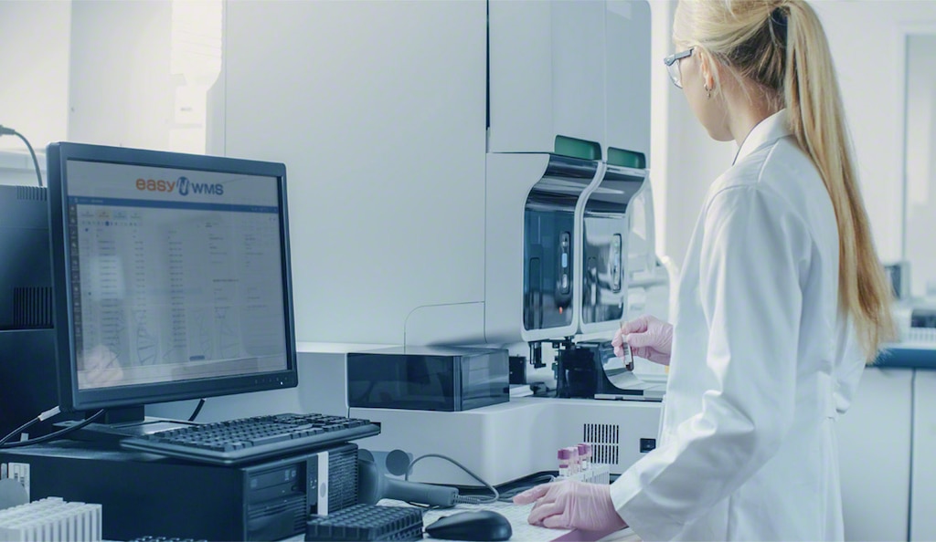 Un sistema WMS de gestión de almacenes optimiza la organización y el control del almacenamiento criogénico