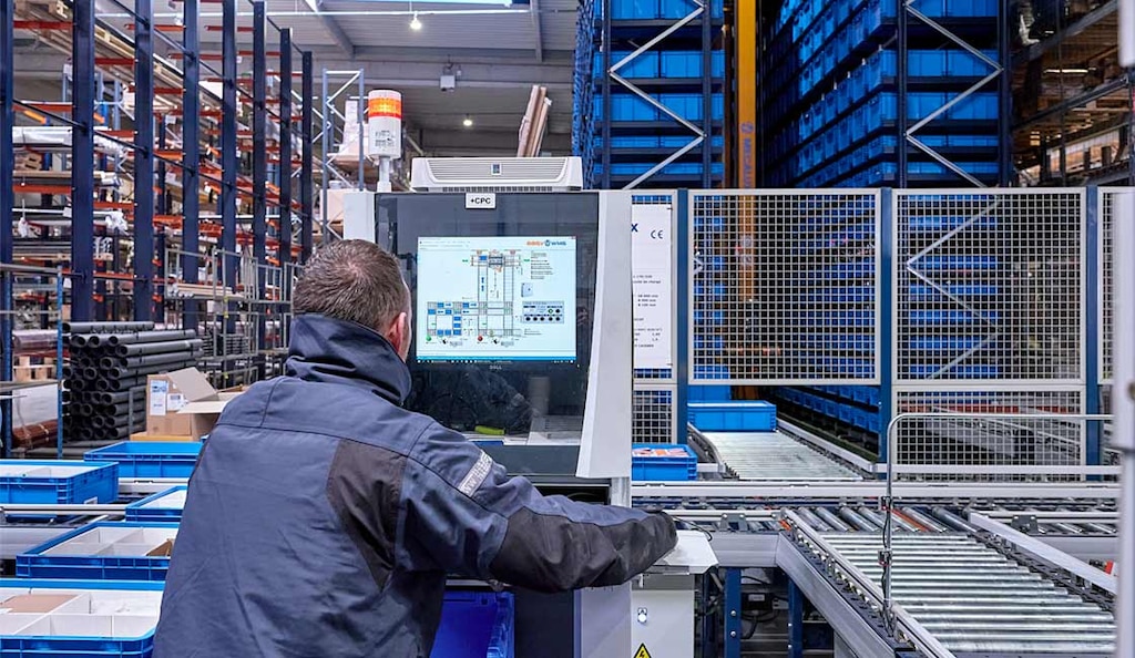 El WMS conecta y coordina las soluciones automáticas del depósito