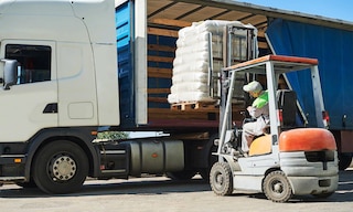 Contract logistics: delegar la logística en un socio estratégico Contract logistics: delegar la logística en un socio estratégico