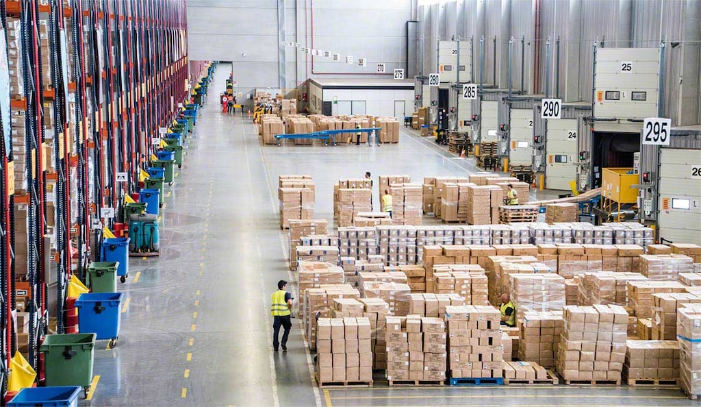 La distribución capilar inicia con la recepción de productos en depósitos intermedios
