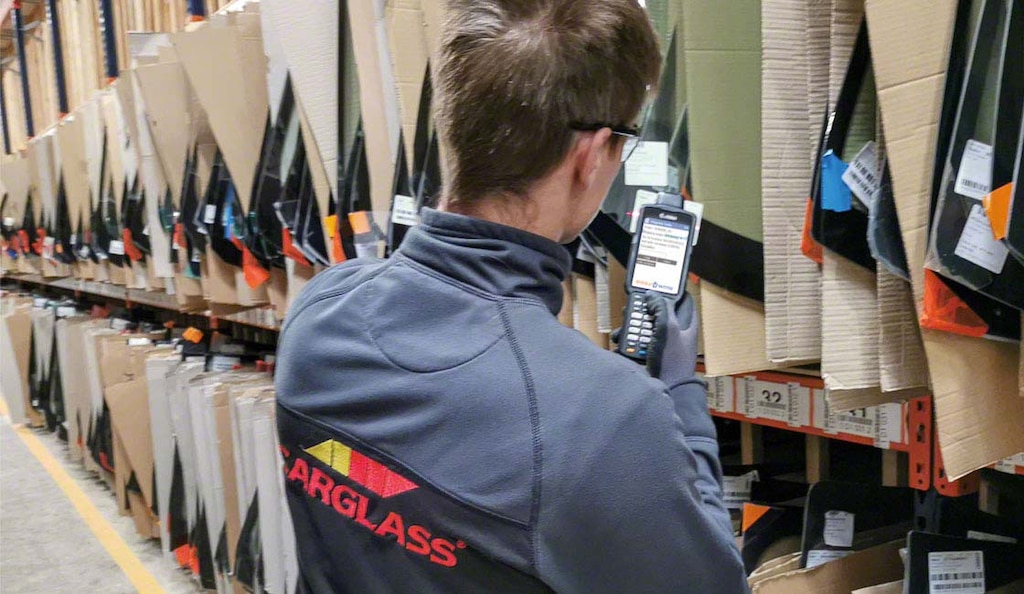 Easy WMS de Mecalux impulsa la preparación de pedidos en el depósito de parabrisas de Carglass en Eslovenia