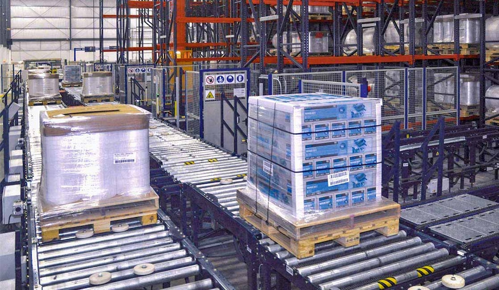 Los pallets esclavos ofrecen una base más robusta y compatible con equipos de manutención automáticos