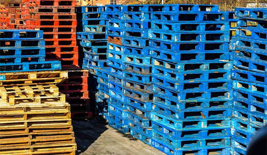 El marcado y el color de los pallets no son uniformes en todo el mundo