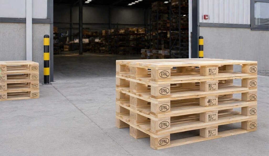 Los grados de pallets reciclados clasifican su estado, reparación y calidad estructural