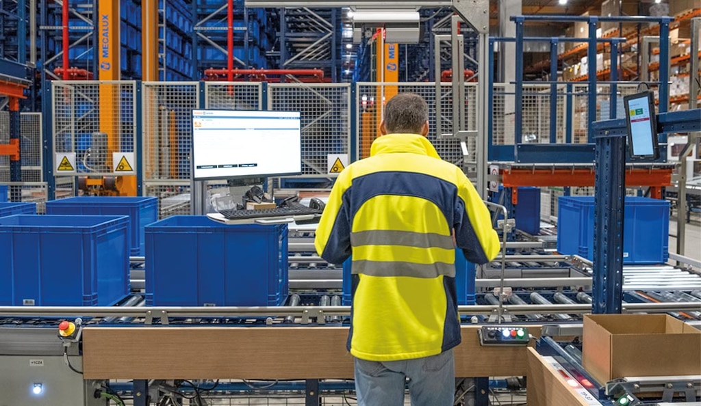 Jung Logistique combina automatización y dispositivos ‘put-to-light’ para lograr un picking de gran precisión
