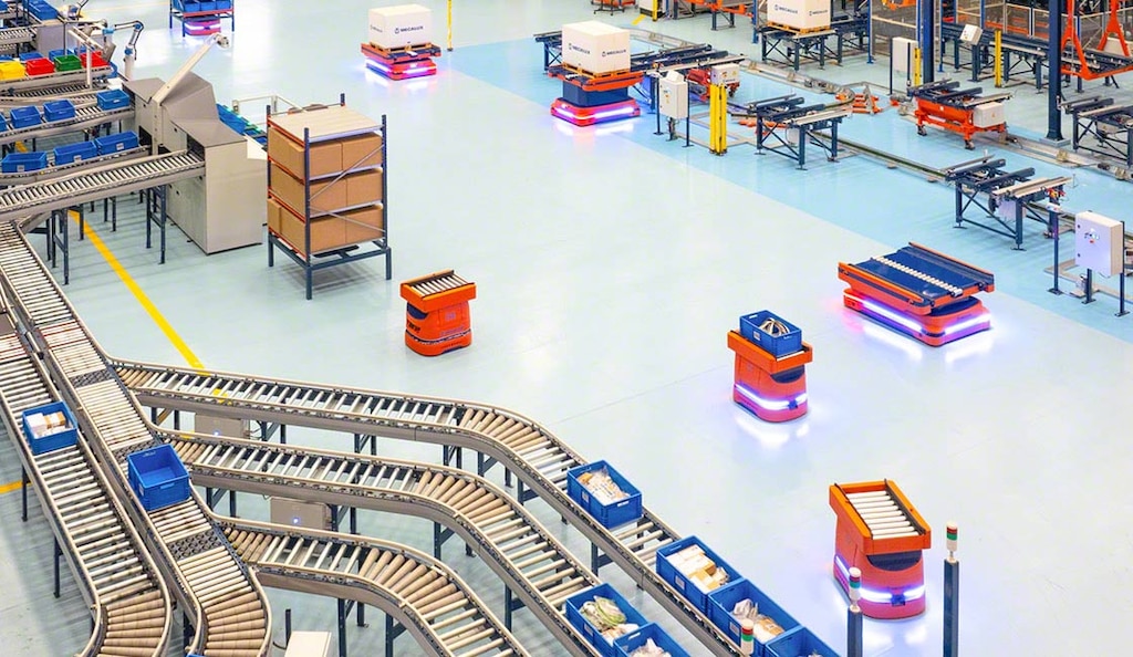 Los AMR emplean SLAM para automatizar y flexibilizar el transporte interno de mercaderías