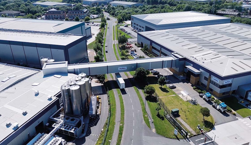 Un depósito central concentra productos procedentes de uno o varios centros de producción